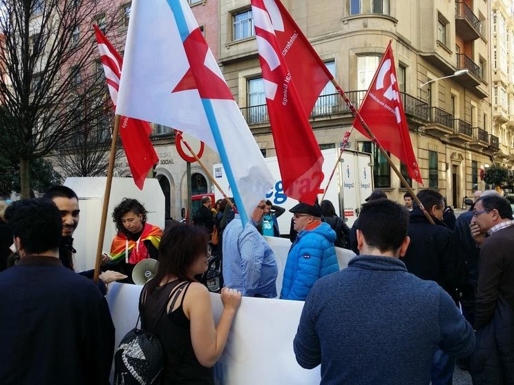 Momento da manifestación na súa saída desde a praza de Vigo