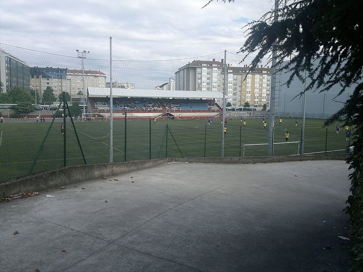 Vista interior do campo de fútbol de Agrela II (foto: Wikimedia Commons)