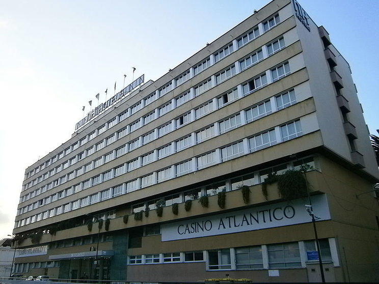 Vista exterior do Hotél Atlántico (foto Wikimedia Commons)