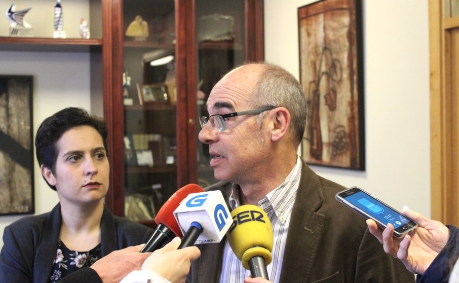 Francisco Jorquera e Avia Veira na comparecencia pública despois de entrevistarse co reitor